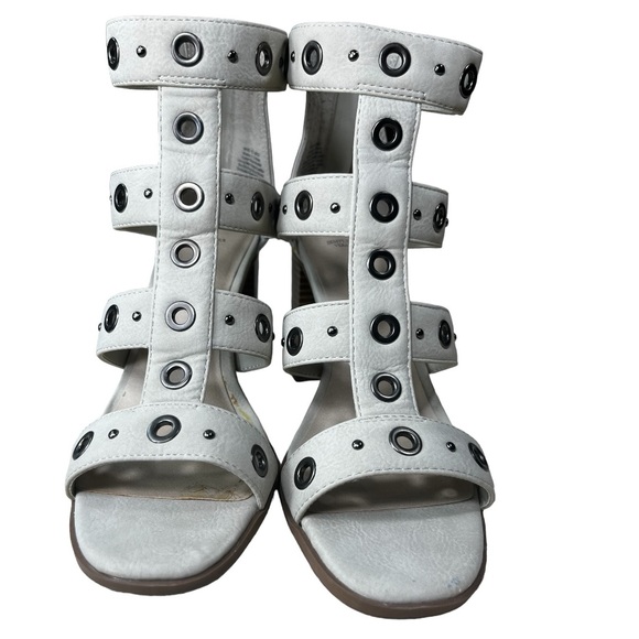 Vera Wang Memory Foam Block Heel Gladiator Sandals. - Picture 2 of 11